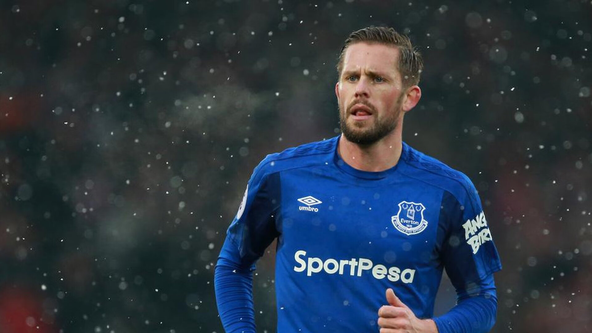 孤胆英雄与绿色奇迹，佩雷兹如何扛起阿斯顿马丁，上演F1史上最震撼翻盘