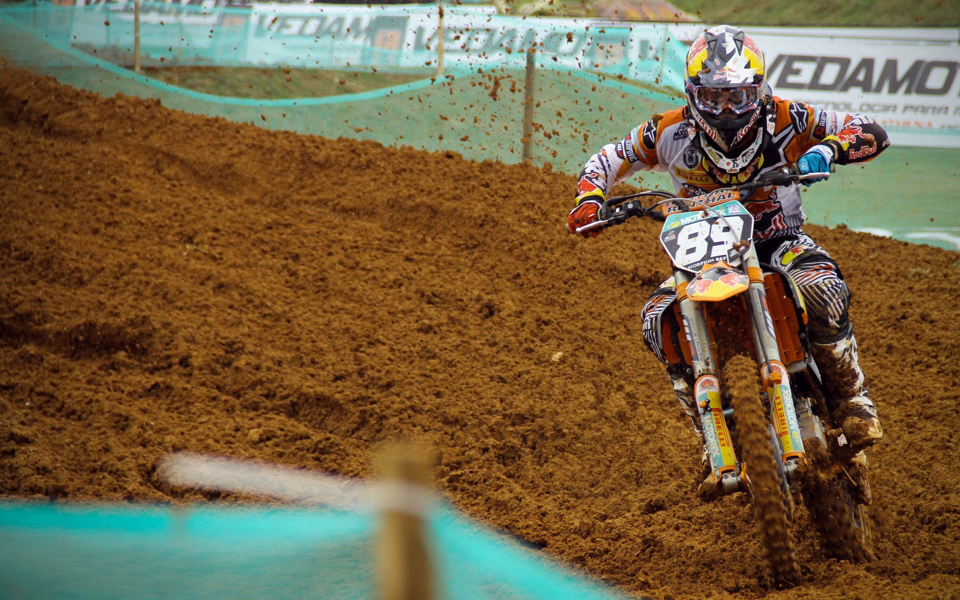 赛道上的艺术，勒克莱尔高光表现，法拉利完胜哈斯车队